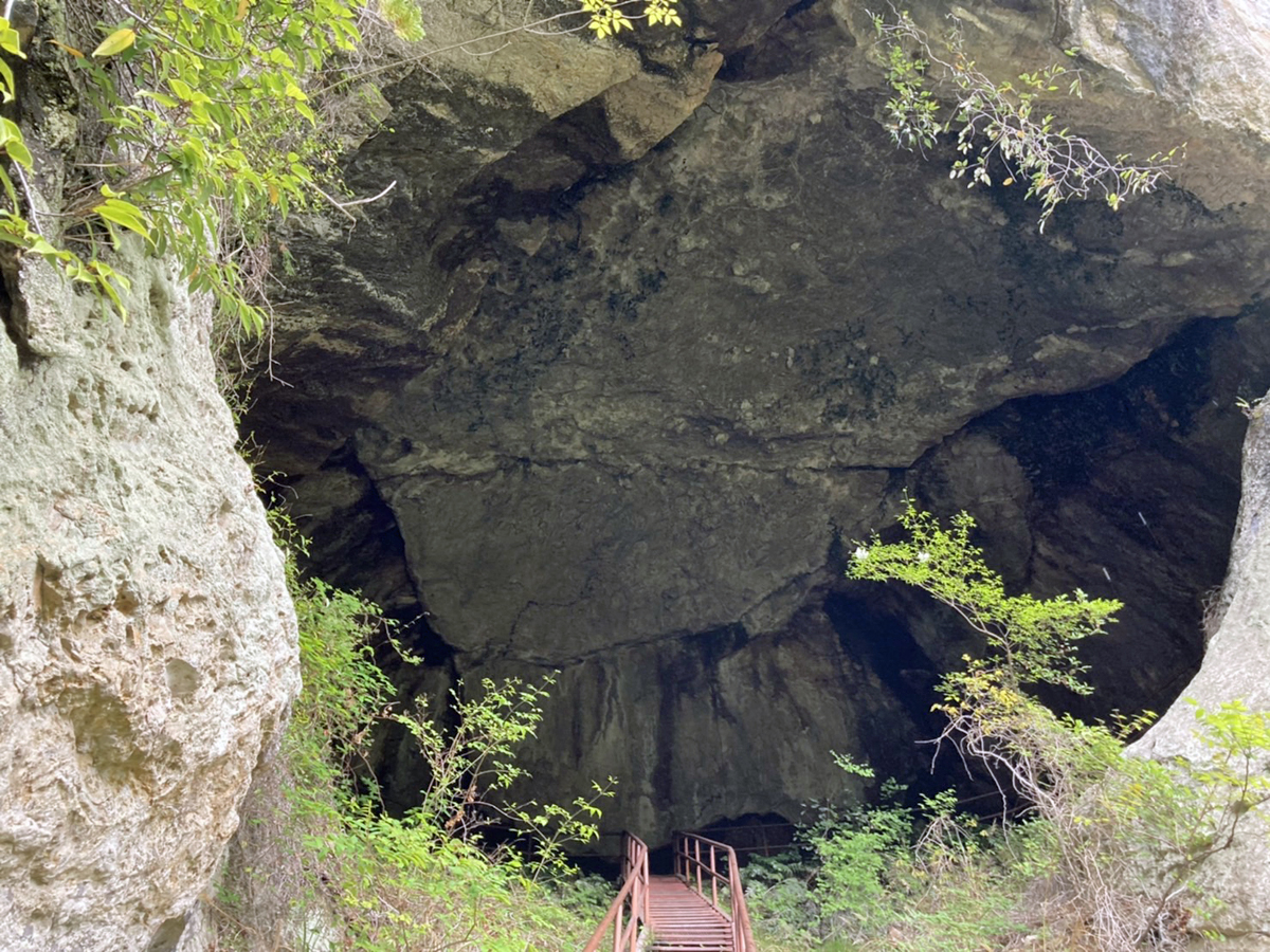 乳岩へ向かう階段