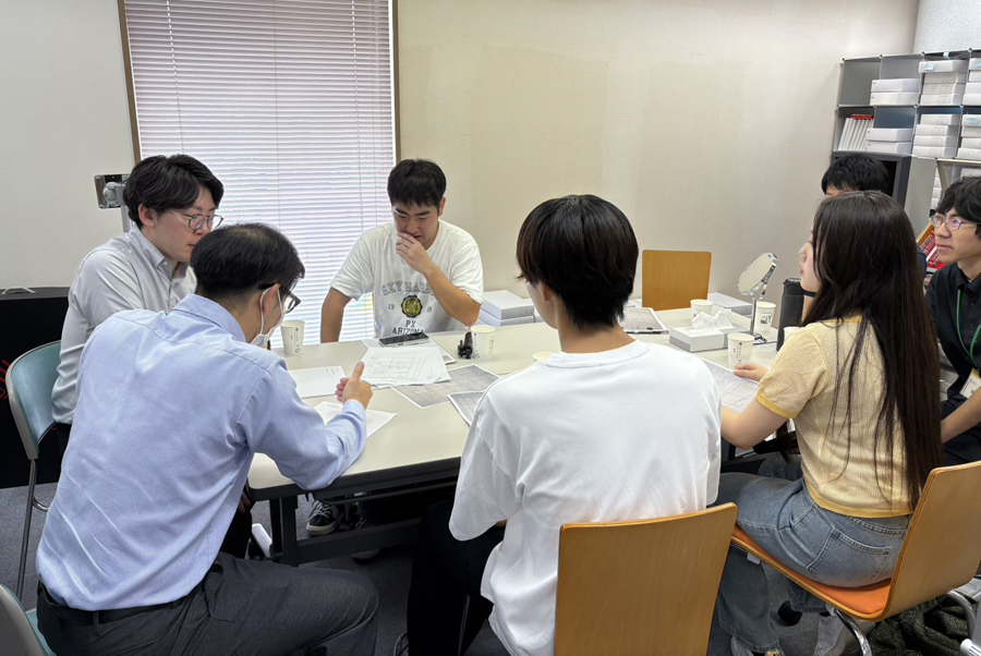 眼鏡流通センター取材風景