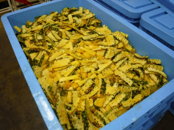 環境テクシス_パイナップルカットくず