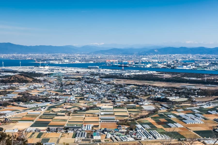 田原市蔵王山展望台より豊橋市街地を望む
