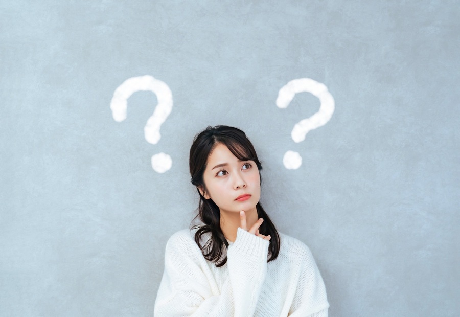 疑問をもつ女性